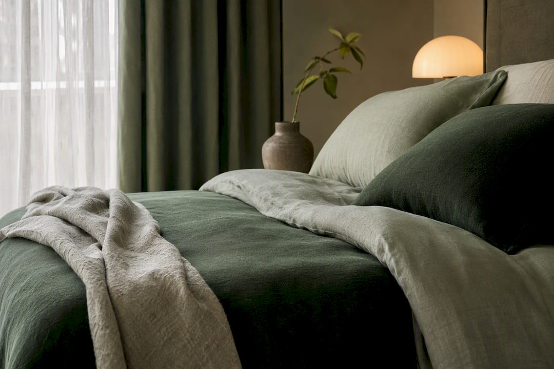 Green Bedding Ideas: Nine Styling Recipes With Fabric Picks