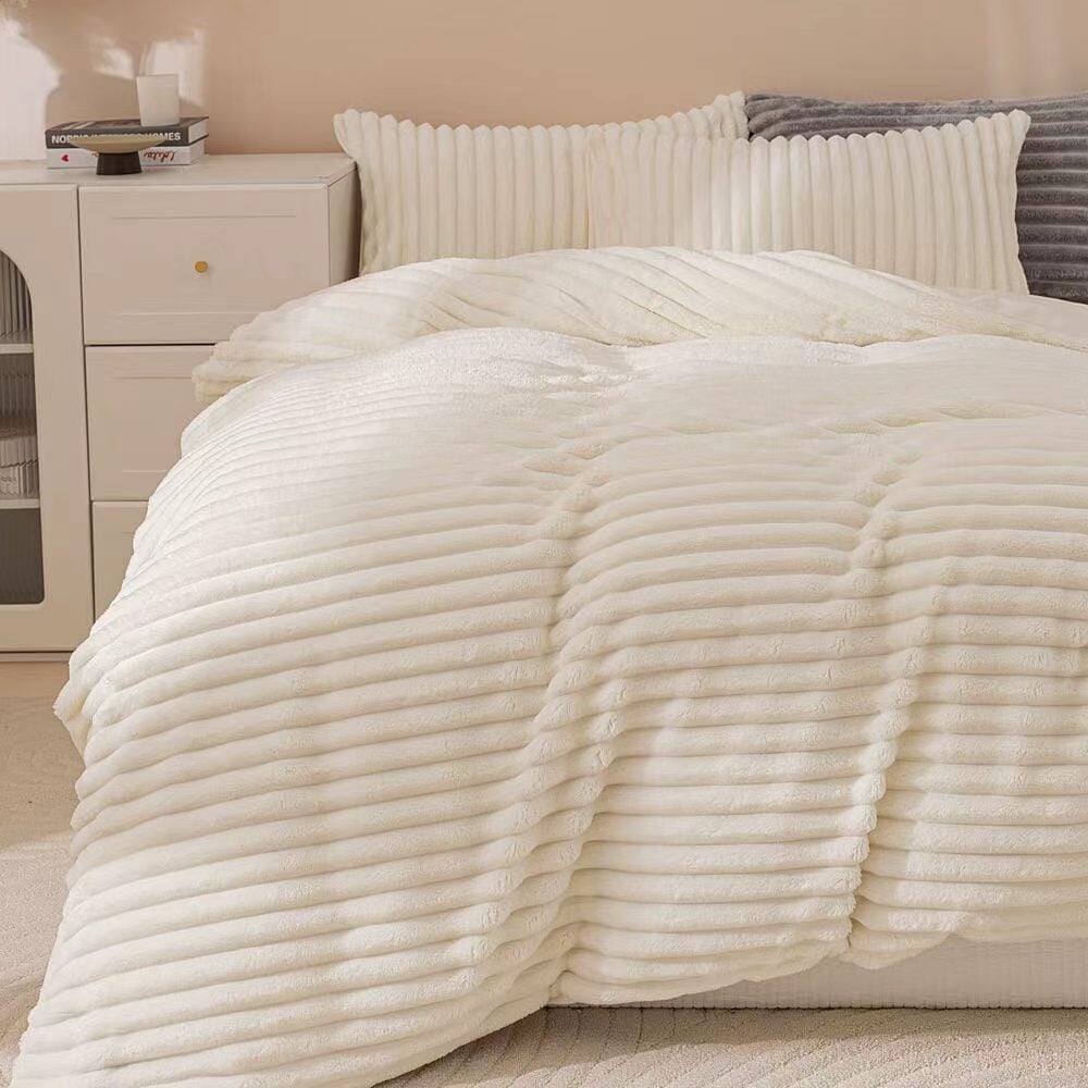 Fluffy Ribbed White Duvet Cover Set