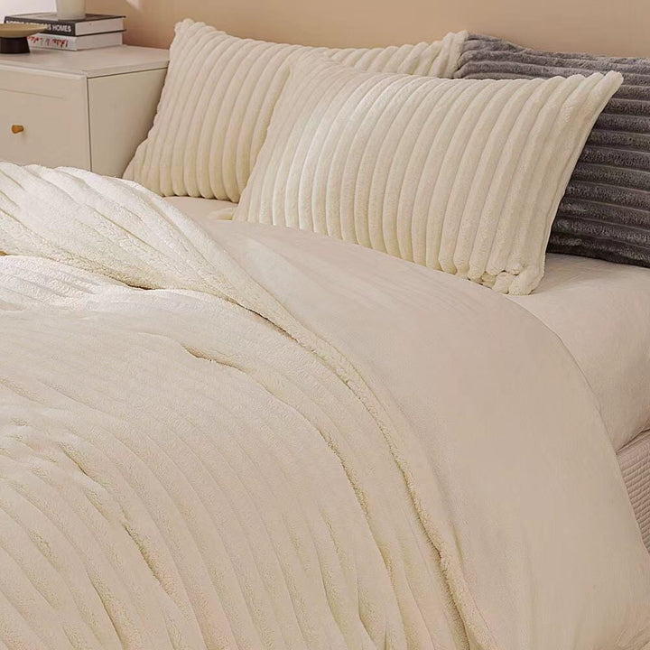 Fluffy Ribbed White Duvet Cover Set