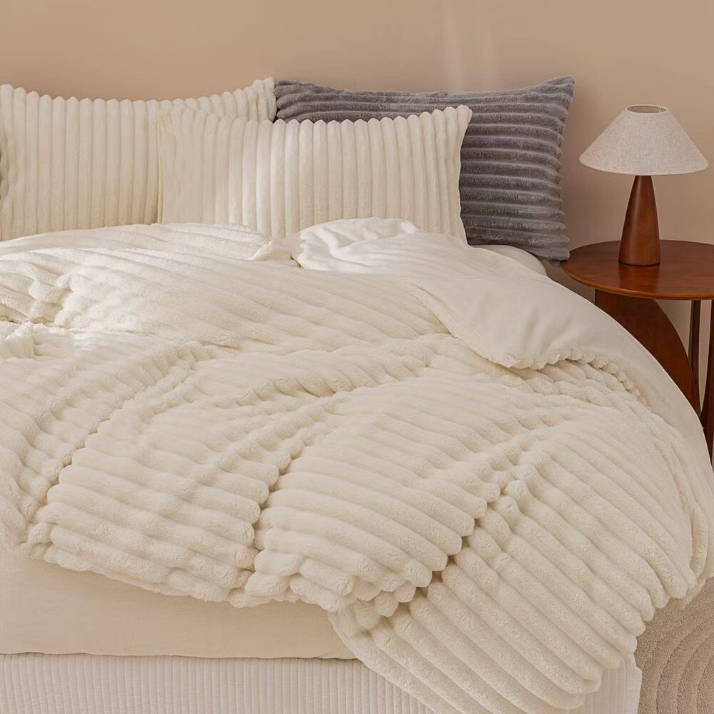 Fluffy Ribbed White Duvet Cover Set