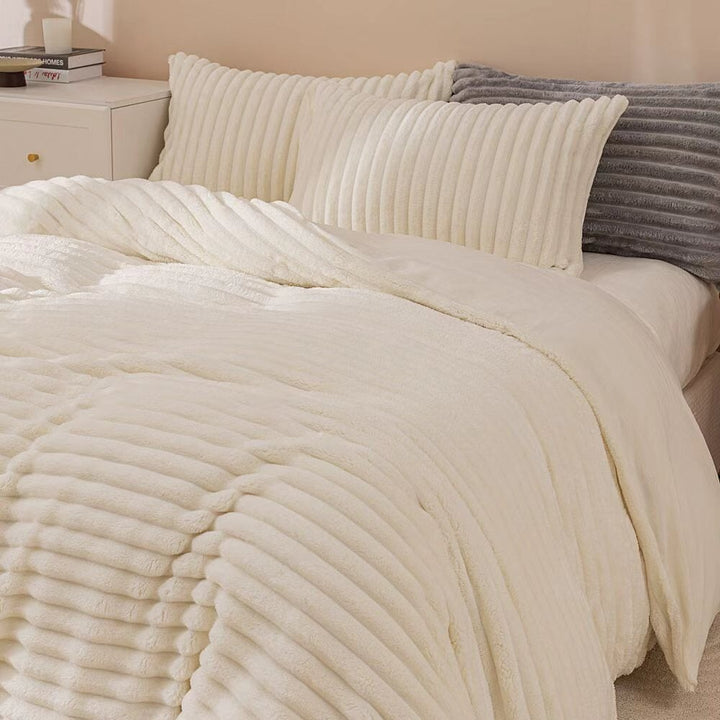 Fluffy Ribbed White Duvet Cover Set