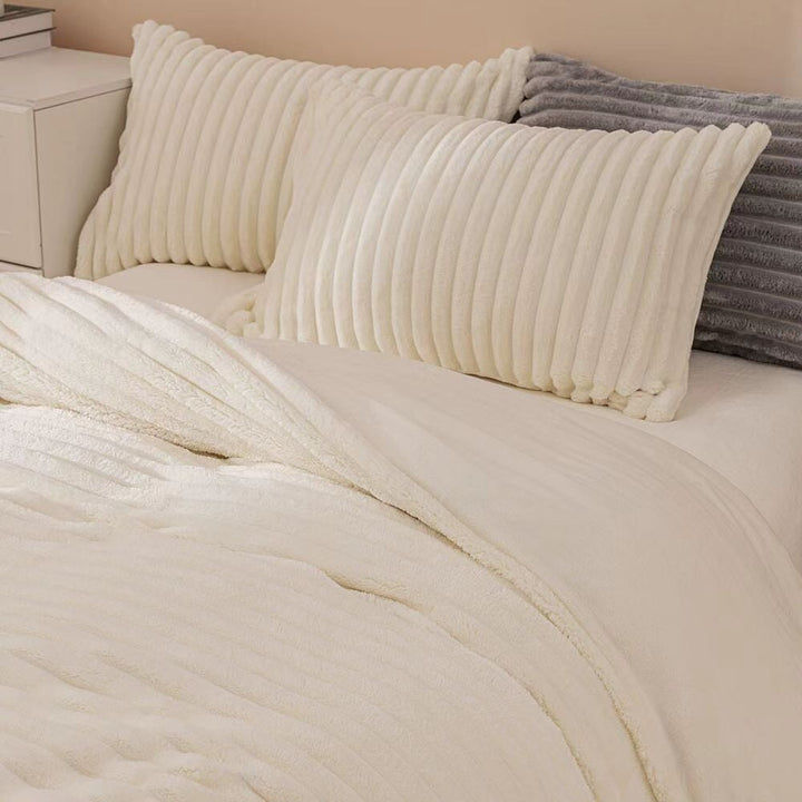 Fluffy Ribbed White Duvet Cover Set