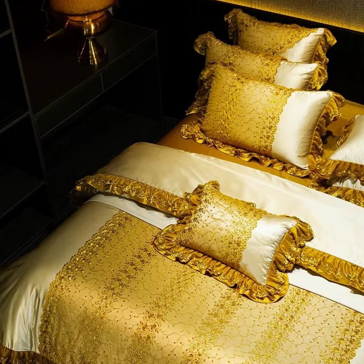Regal Golden Edge Luxury Bedding Set