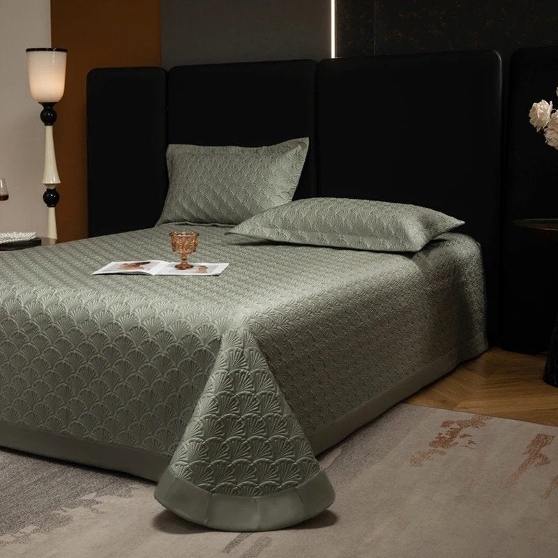 Seashell Quilted Bedspread Set