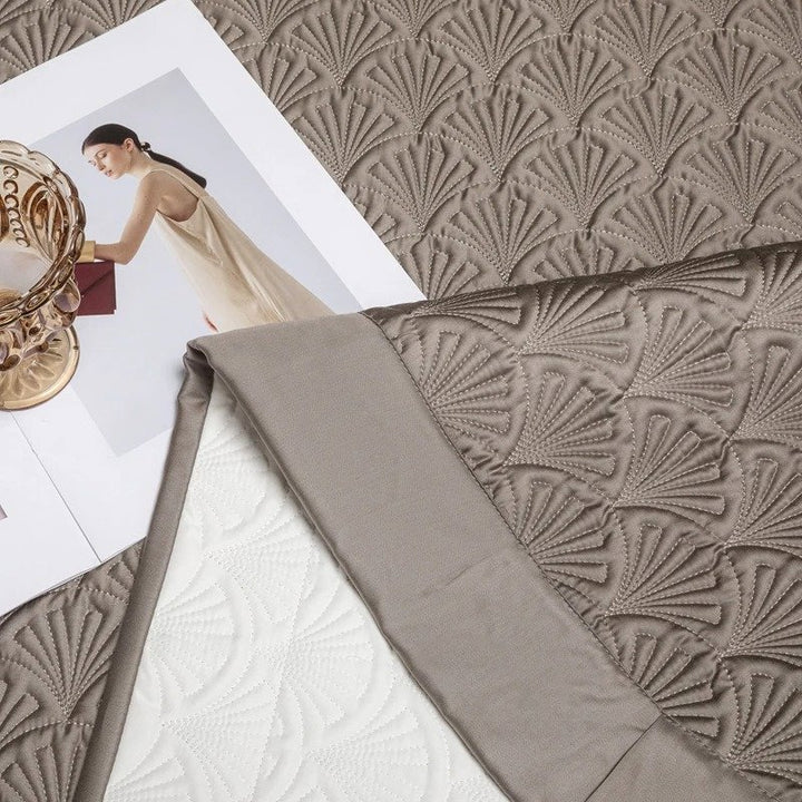Seashell Quilted Bedspread Set