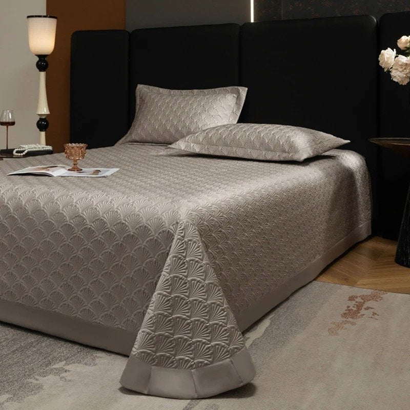 Seashell Quilted Bedspread Set