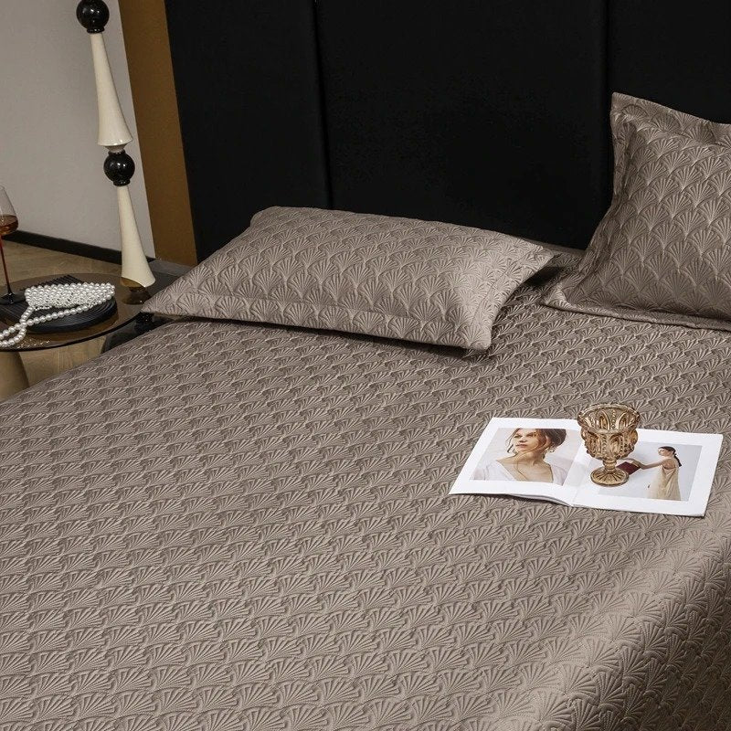 Seashell Quilted Bedspread Set