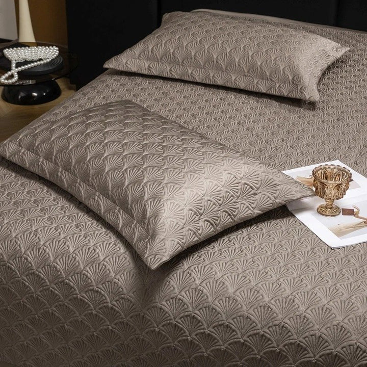 Seashell Quilted Bedspread Set