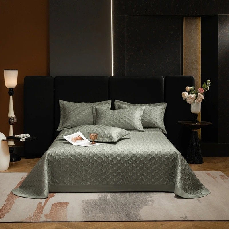 Seashell Quilted Bedspread Set