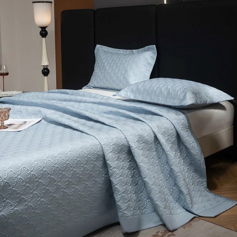 Seashell Quilted Bedspread Set