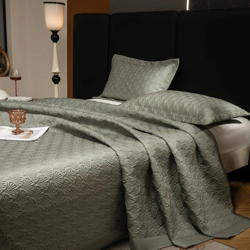 Seashell Quilted Bedspread Set