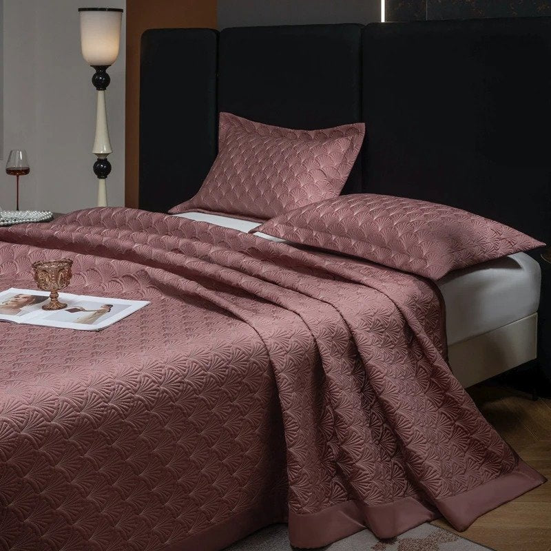 Seashell Quilted Bedspread Set