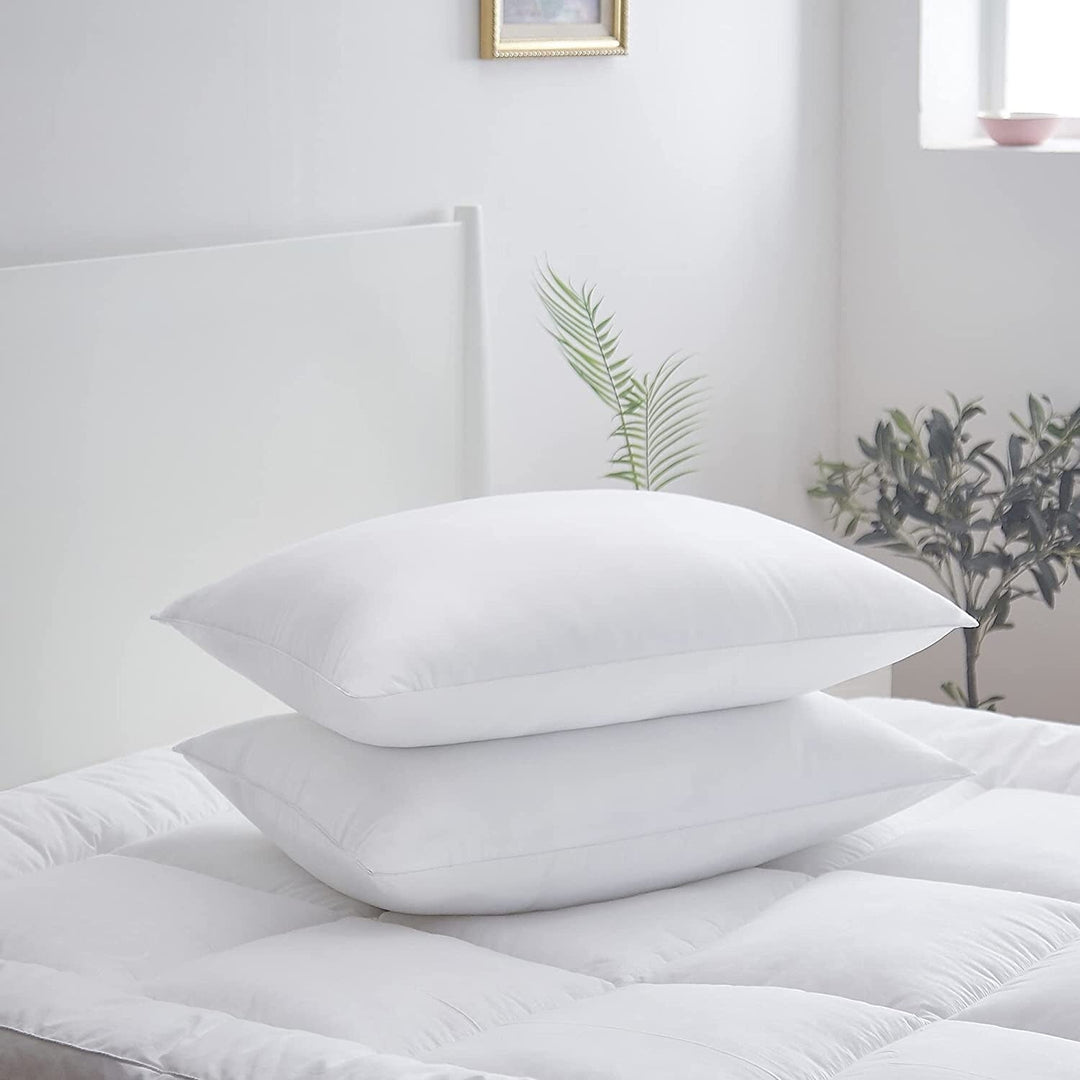 Hypo-allergenic Down Alternative Pillow Roomie Design 