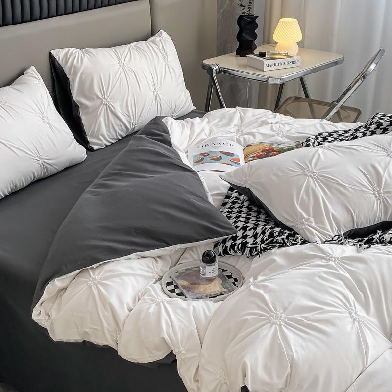 Pinch Pleated White/Grey 4 Piece Duvet Cover Set