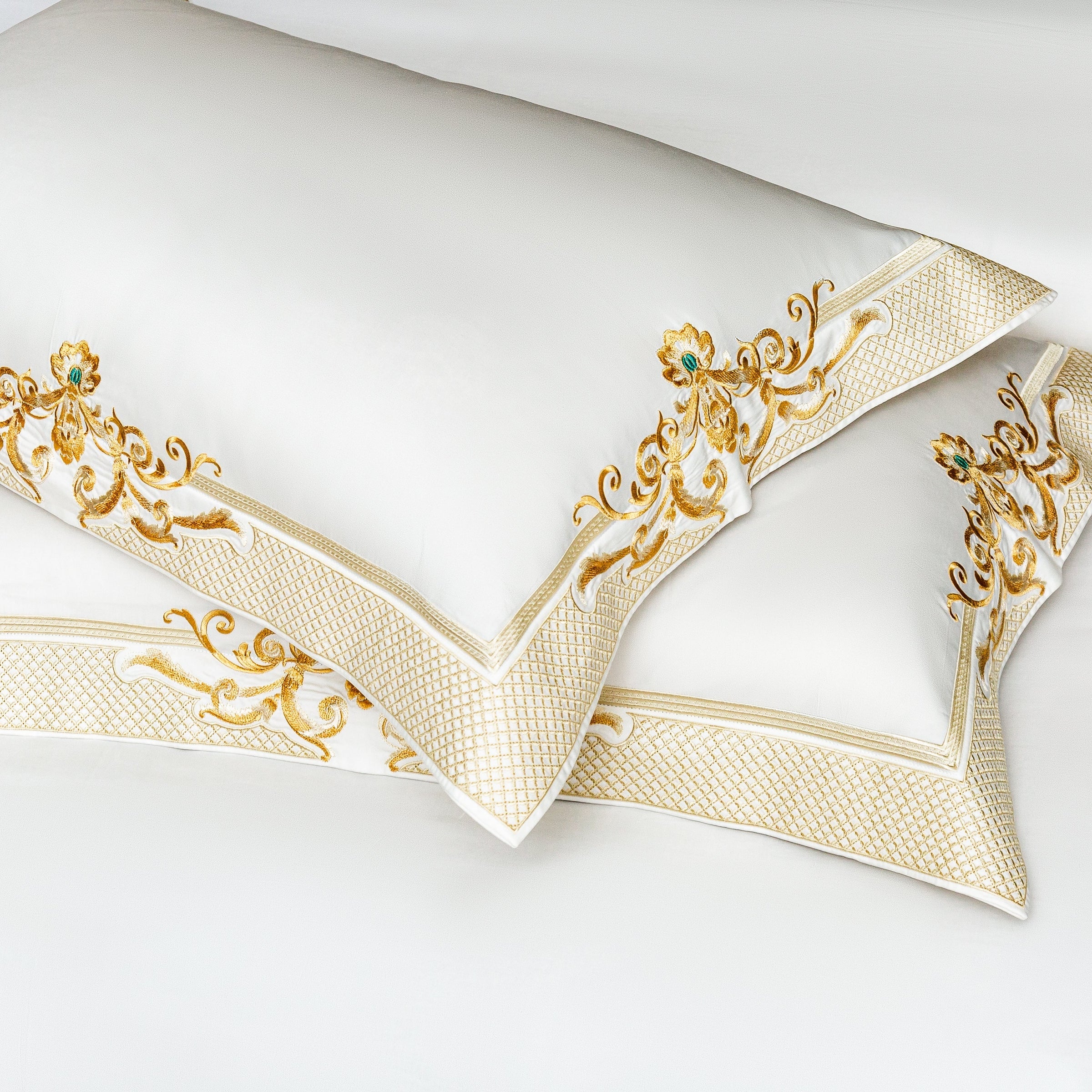 Quintessence Golden Jacquard Pillowcase (Set of 2) Bedding Roomie Design 
