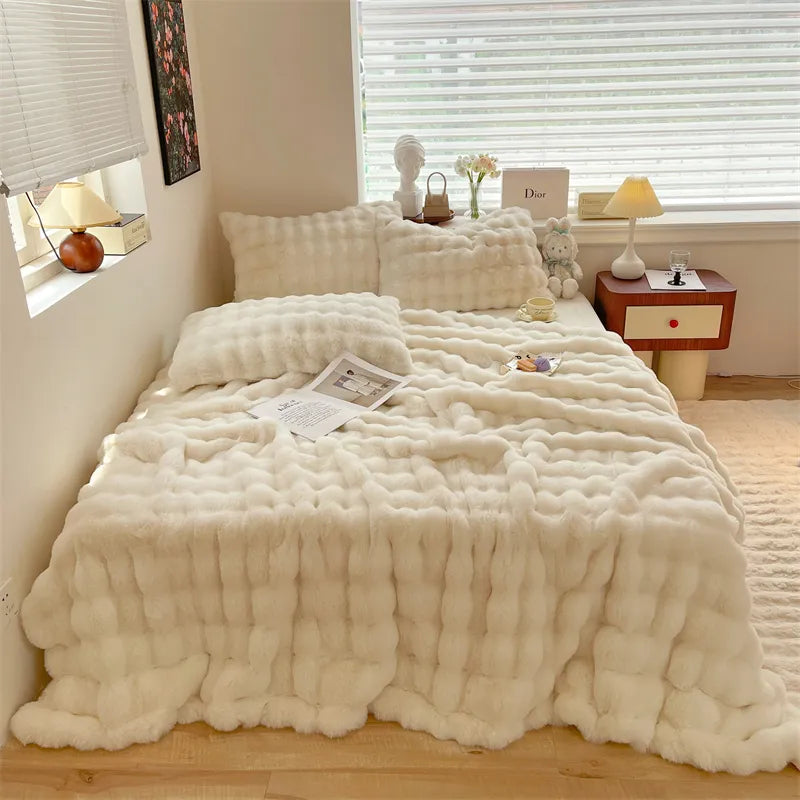 Rabbit Faux-Fur Blanket Blanket & Pillow Cover Bedding Roomie Design Blanket: Double/Queen Off White 